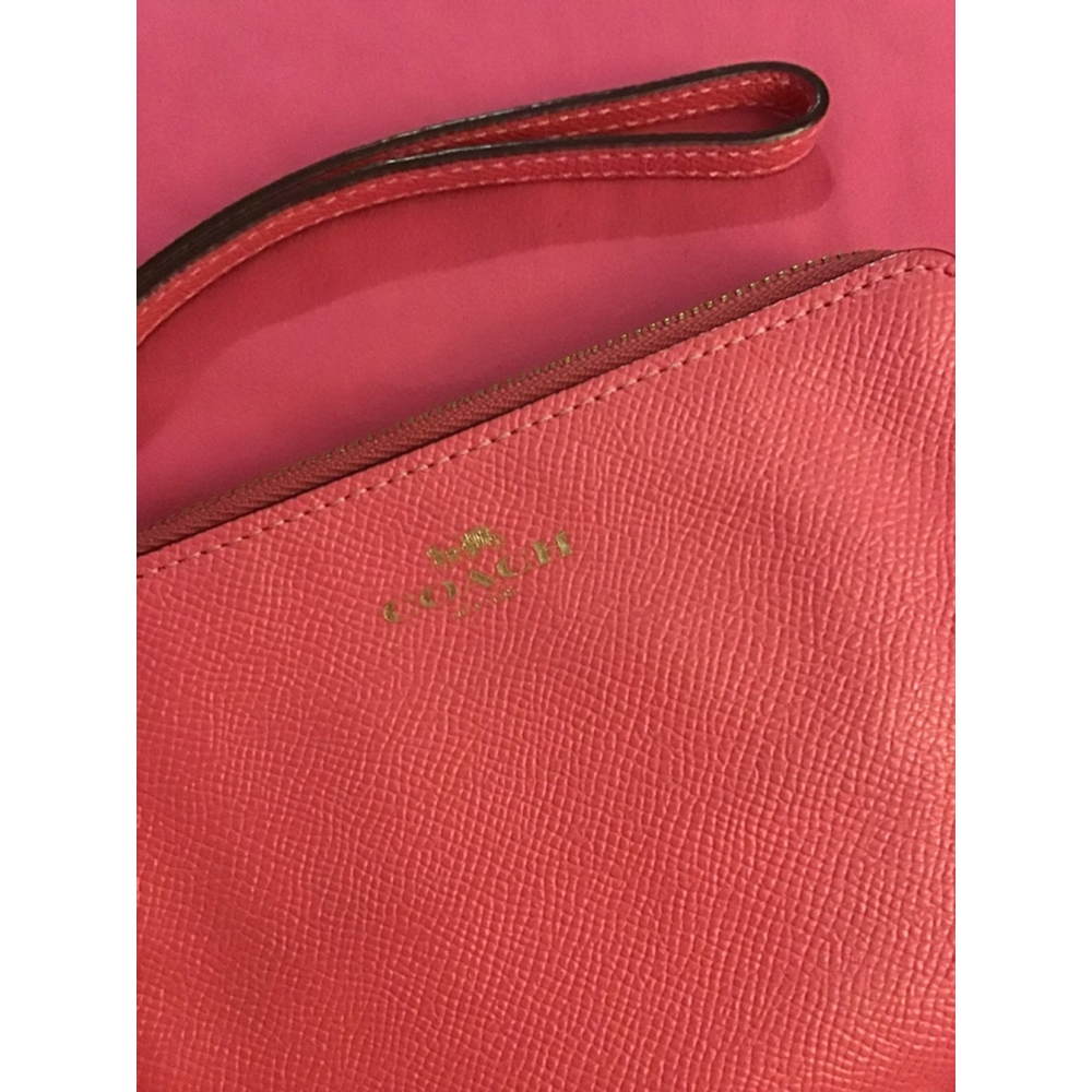 Women's Coach Pink Leather Wristlet with Gold Hardware - Picture 3 of 14